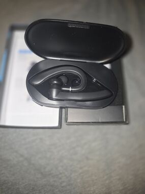 Source Unknown Black Wireless Ear Wireless Headset with Charging Case